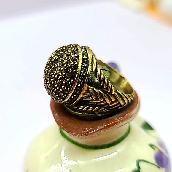 Incandescent Heidi Daus Holiday Cocktail Ring πw Topaz Swarovski Crystals sz 8! - Picture 2 of 11